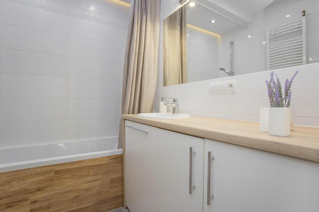 Urban Jungle Apartment In The City Center Bialystok Ngoại thất bức ảnh
